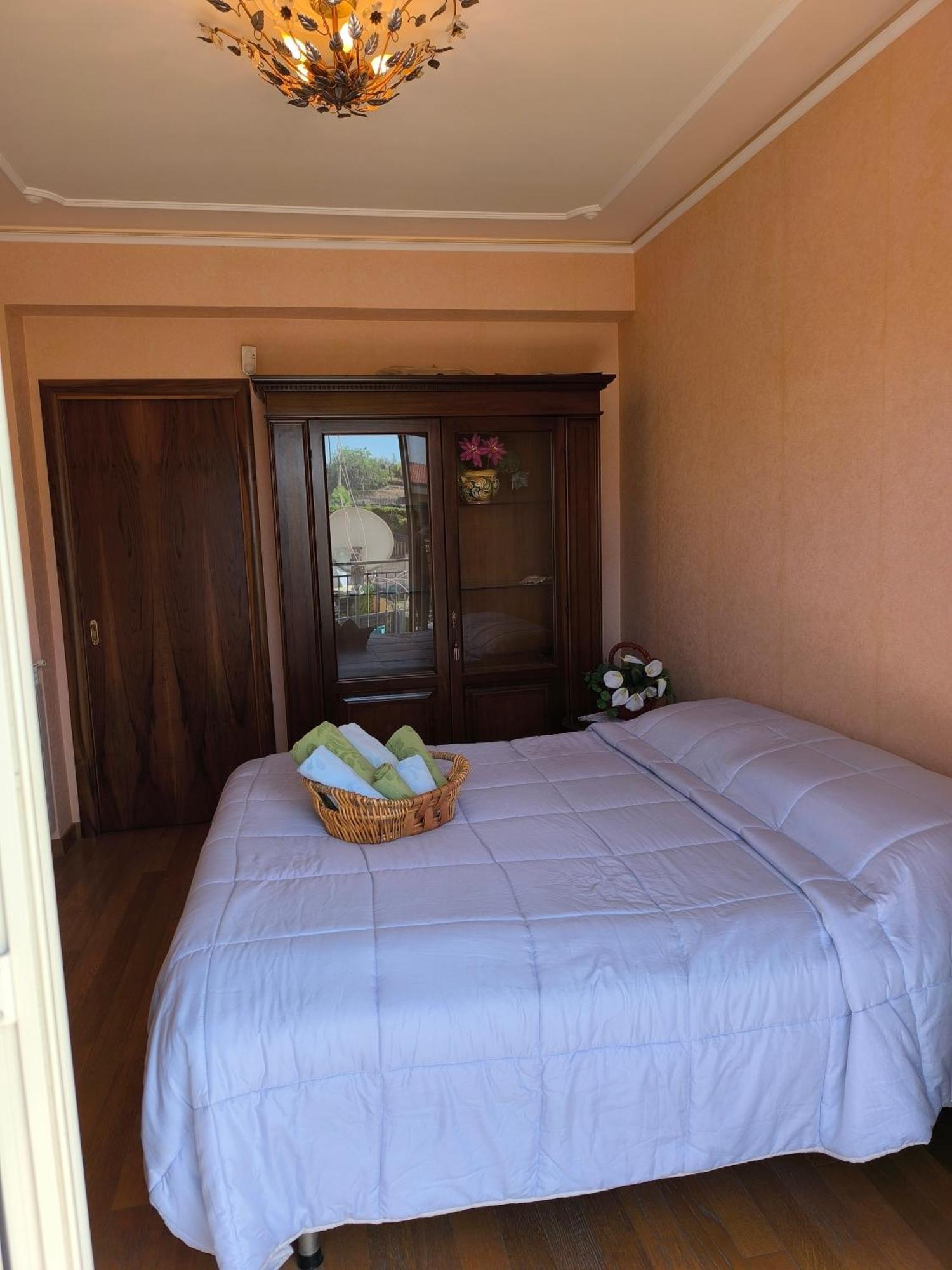 Bed And breakfast Kalinka Motta SantʼAnastasia Exterior foto