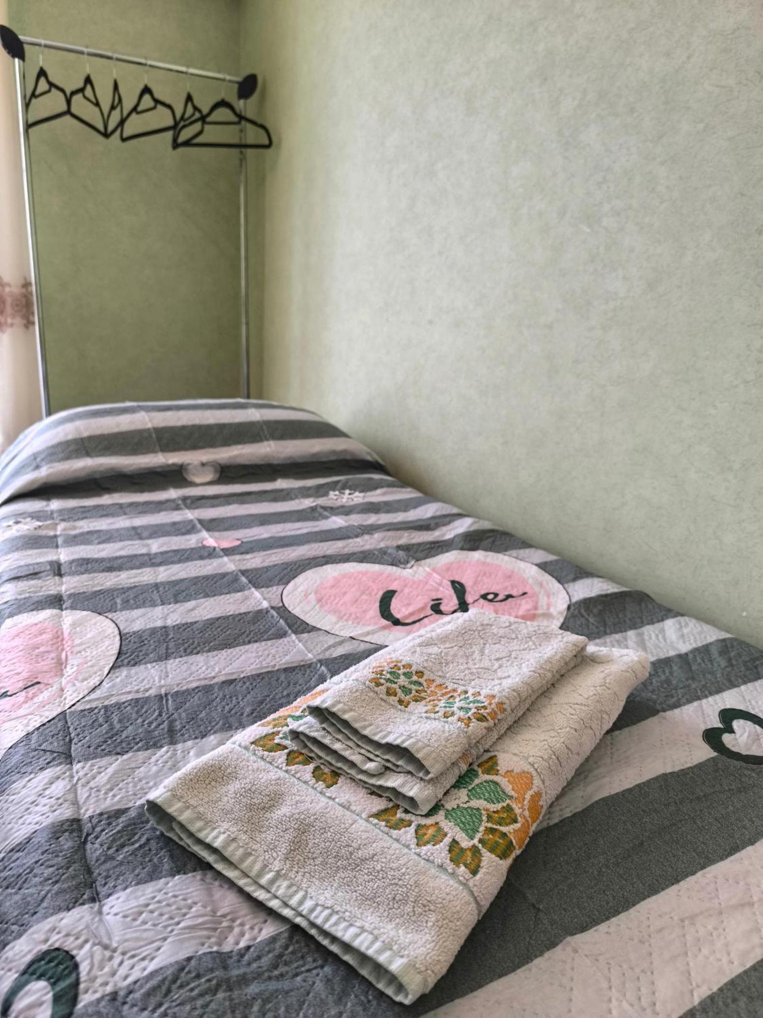 Bed And breakfast Kalinka Motta SantʼAnastasia Exterior foto