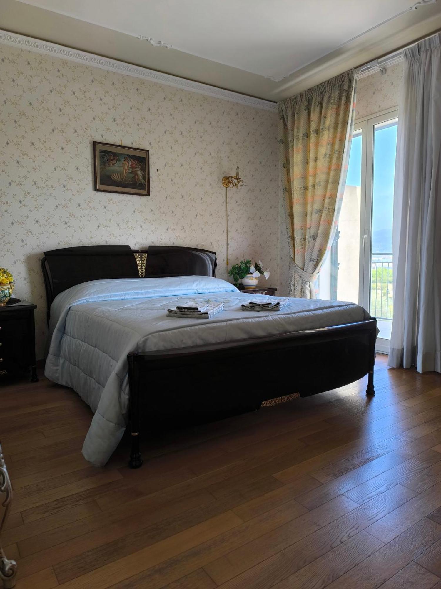 Bed And breakfast Kalinka Motta SantʼAnastasia Exterior foto
