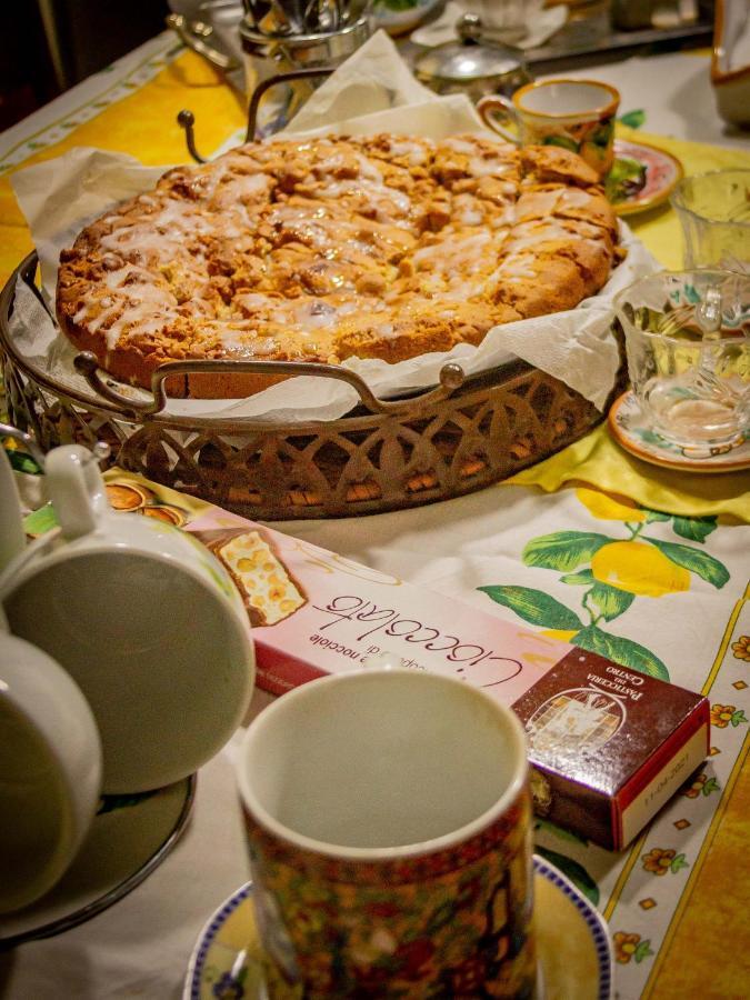 Bed And breakfast Kalinka Motta SantʼAnastasia Exterior foto